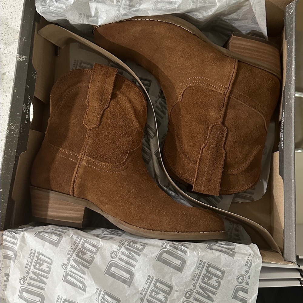Dingo Suede Booties NIB
**See description for sizing** - Picture 11 of 11